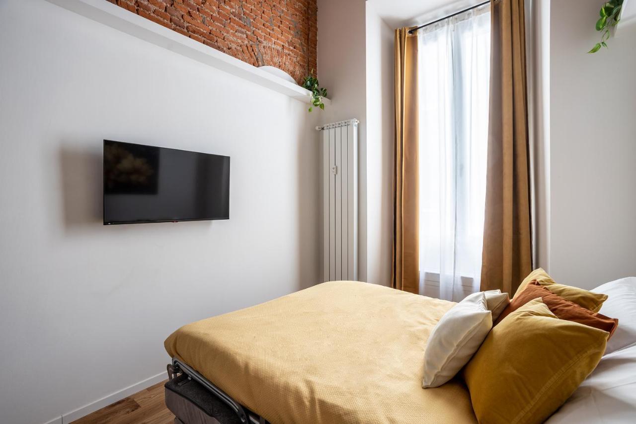 Milano City Apartments - Duomo Brera - Elegant Suite In Design District Eksteriør bilde