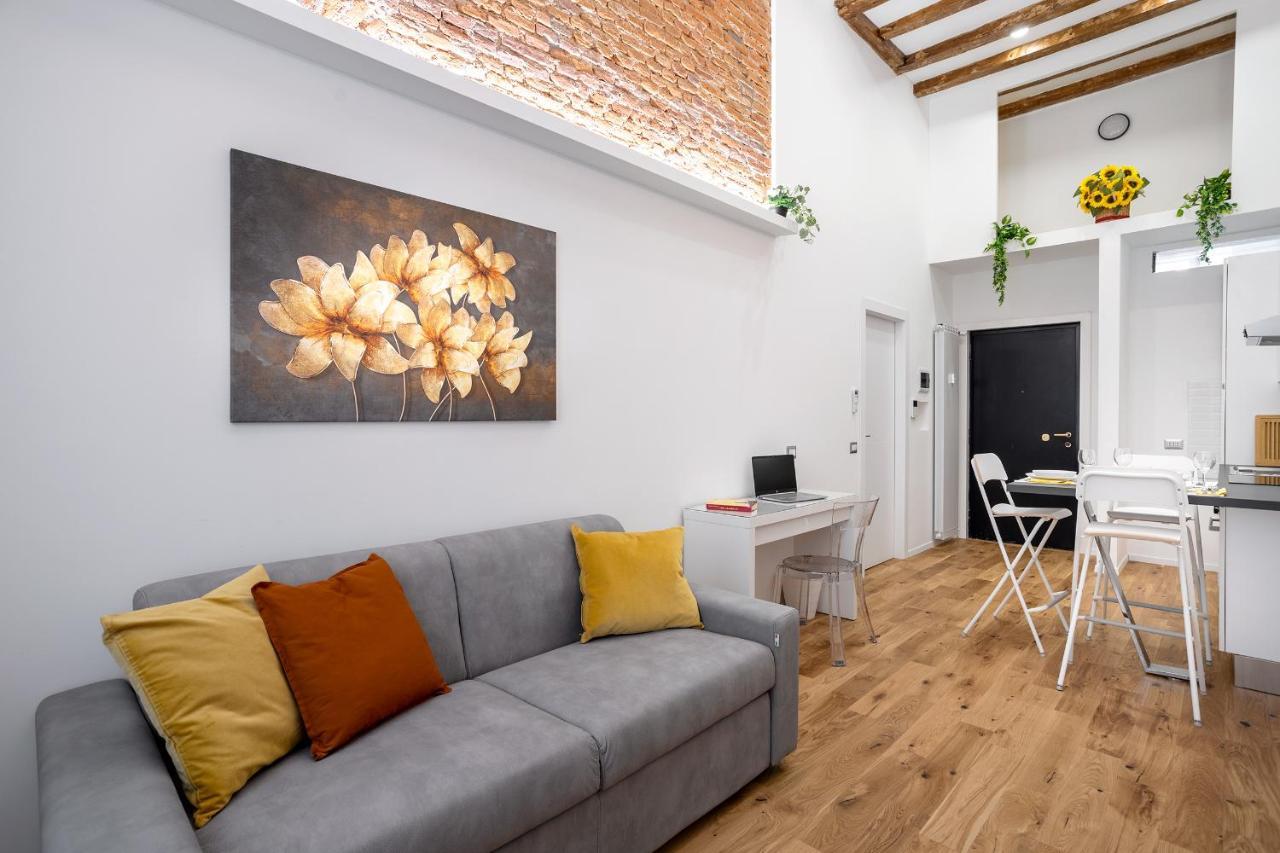 Milano City Apartments - Duomo Brera - Elegant Suite In Design District Eksteriør bilde