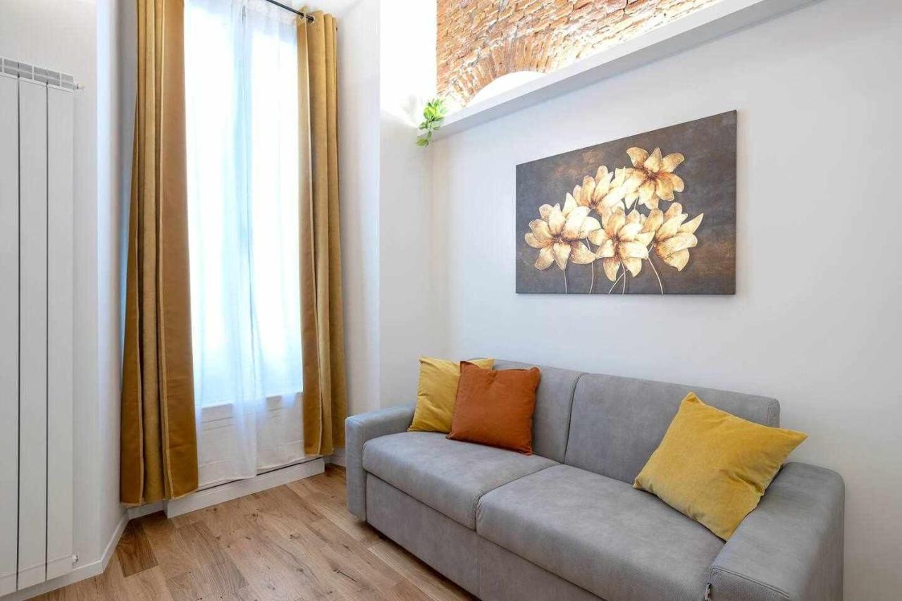 Milano City Apartments - Duomo Brera - Elegant Suite In Design District Eksteriør bilde
