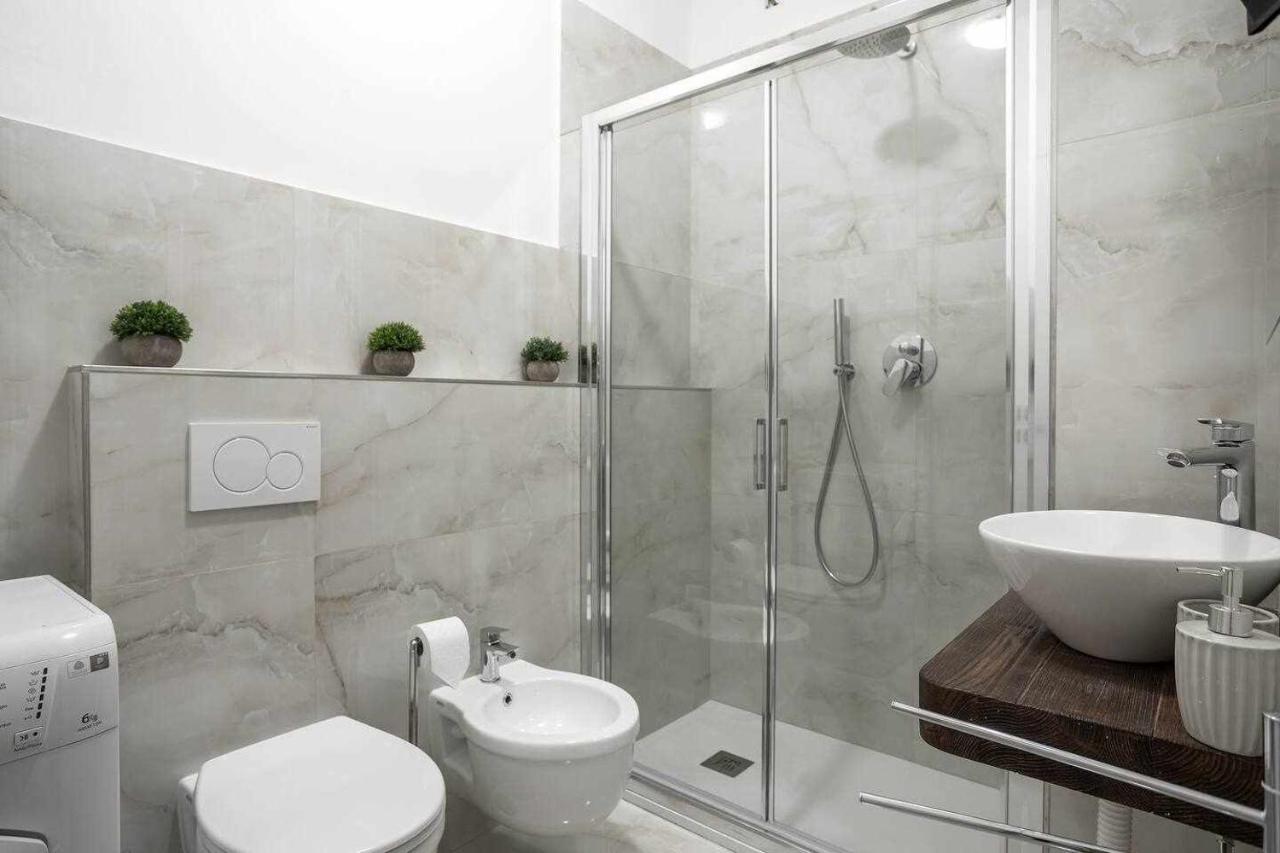 Milano City Apartments - Duomo Brera - Elegant Suite In Design District Eksteriør bilde